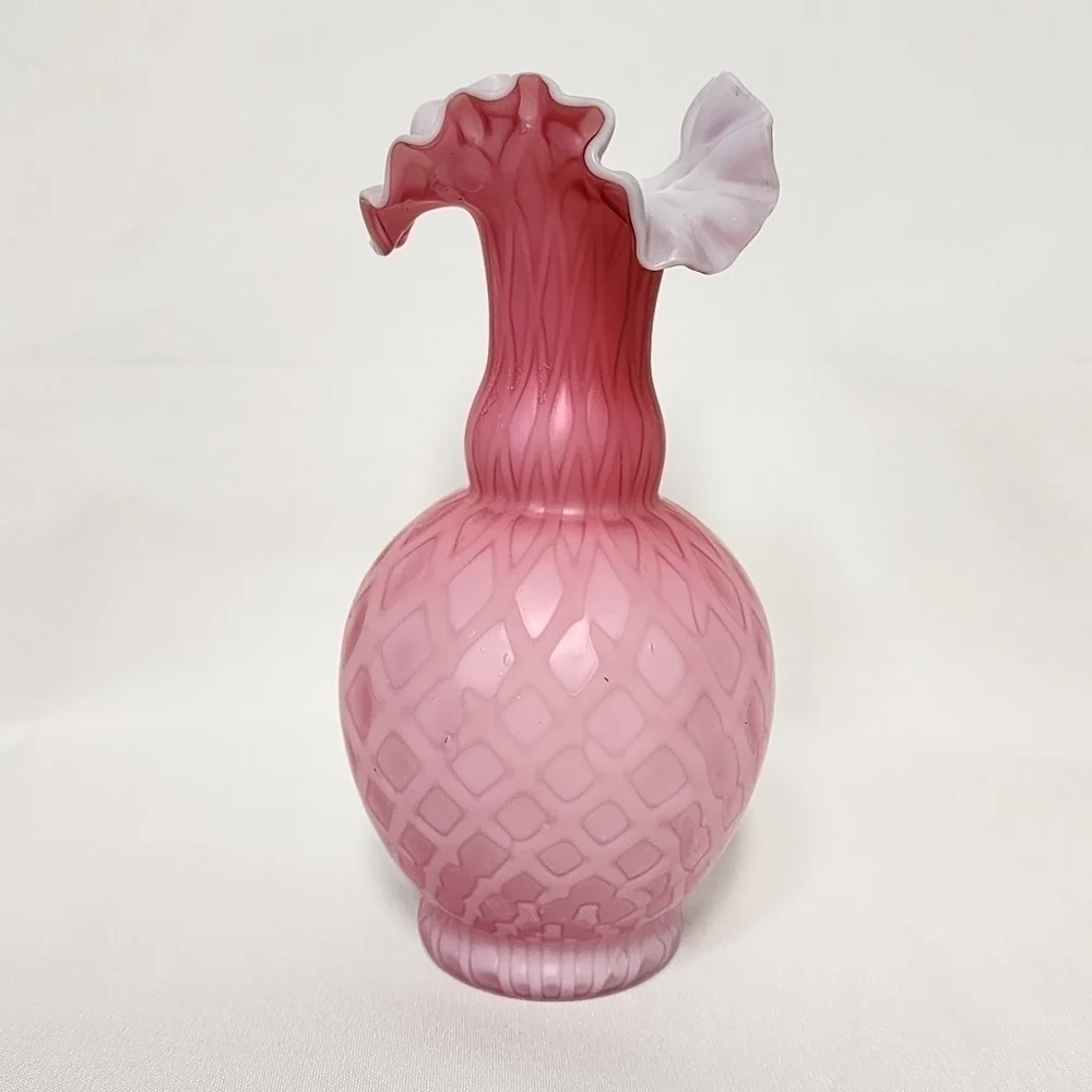 Antique MT. WASHINGTON CRANBERRY PEACH BLOW GLASS DIAMOND QUILTED 6.5